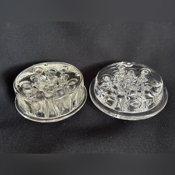 Vintage glass flower frogs set of 2 with 11 holes each - Picture 5 of 7